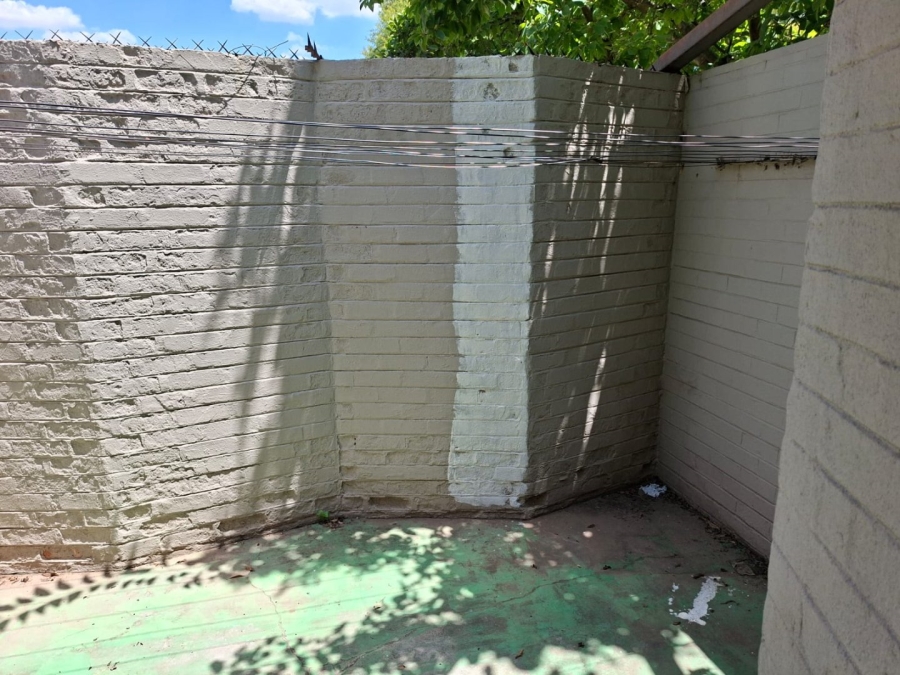 To Let 2 Bedroom Property for Rent in Adamayview North West